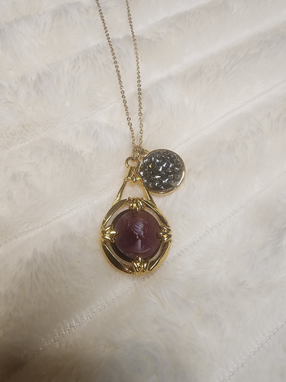 Vintage Avon Cameo Pendant Necklace Burgundy Glass Gold Tone Double Charm